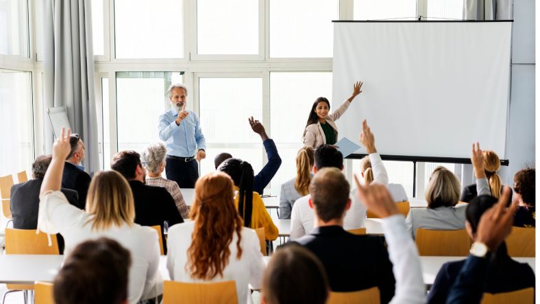 Implementasi Pembelajaran Hybrid di Universitas Indonesia dan Efektivitasnya